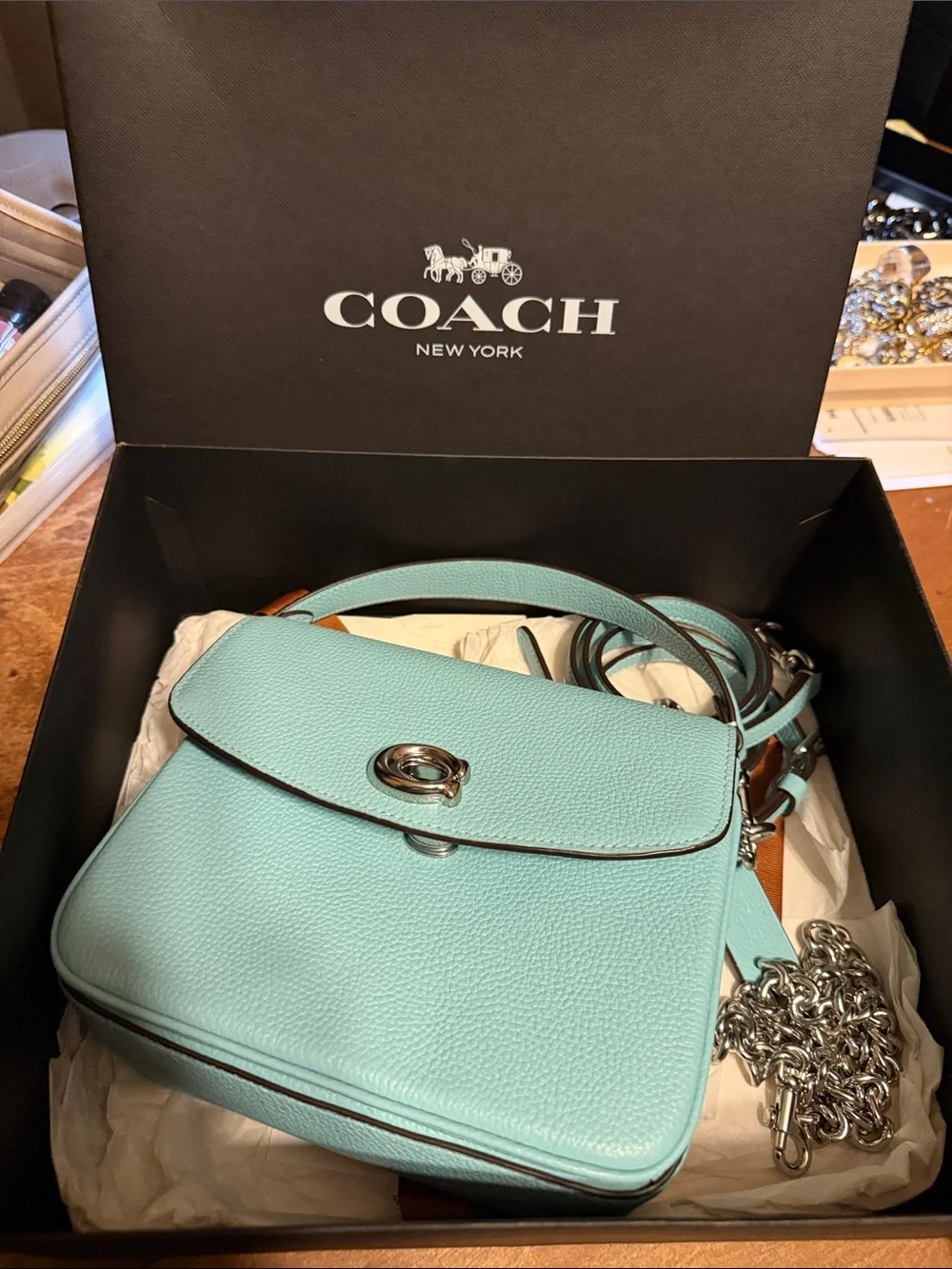 Coach compact pebble